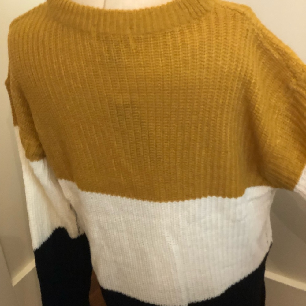 Color Block Sweater - Picture 6 of 6